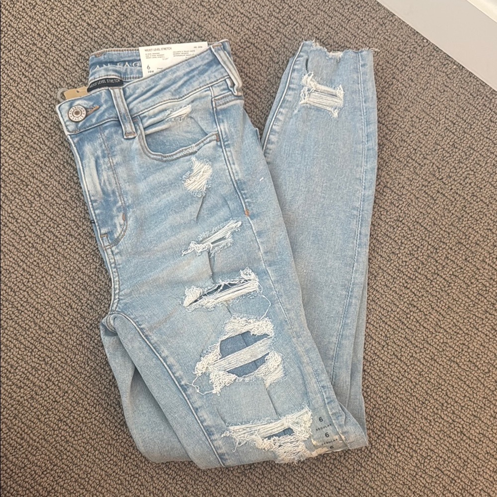 American Eagle - NWT - Distressed Light Blue Jeans